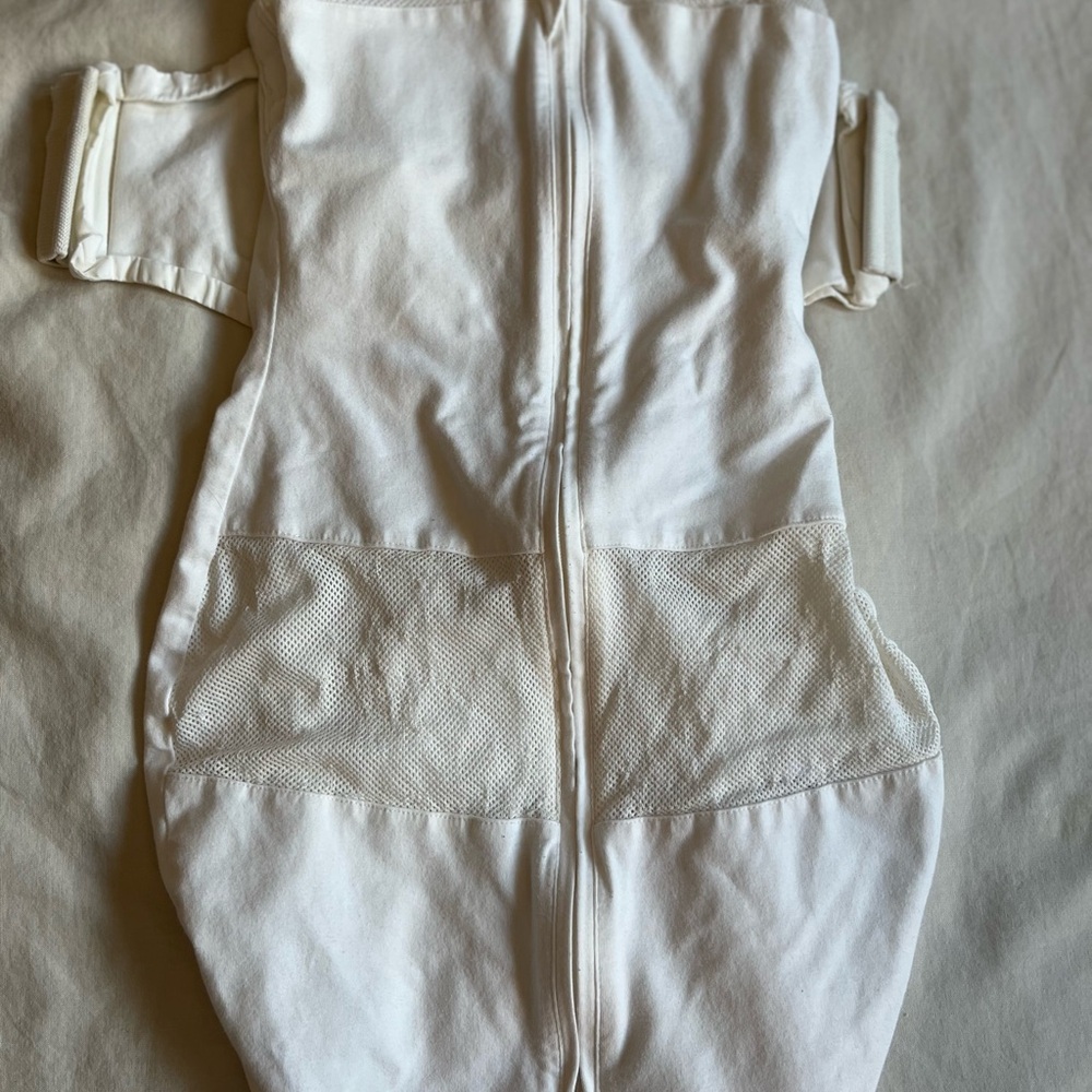 White happiest baby - Snoo Baby Swaddle